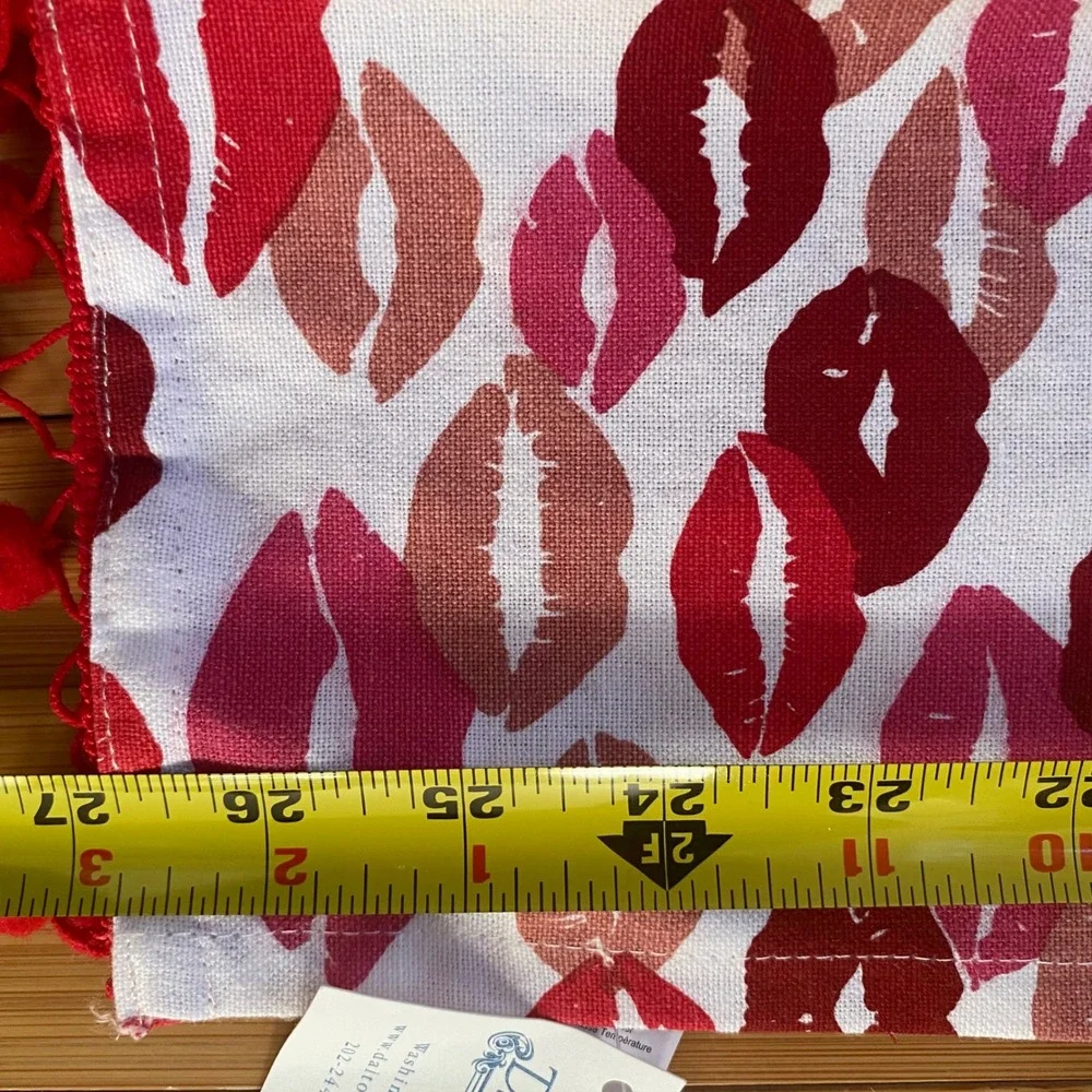 Dalton Brody Lipstick Kisses Cotton Tea‎ Towels Red Pom Pom Trim 2